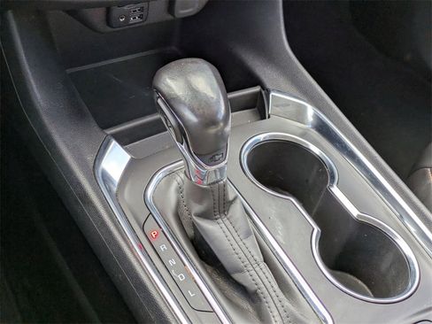 Used 2021 Chevrolet Traverse LT w/ LT Premium Package image 27