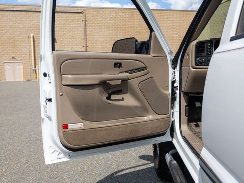 Used 2005 GMC Sierra 2500 SLE w/ Heavy-Duty Power Package AWD/4WD image 22