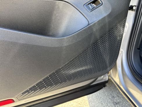 Used 2025 Volkswagen Atlas SE image 21