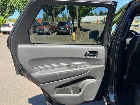 Used 2019 Dodge Durango R/T w/ Technology Group AWD/4WD image 11