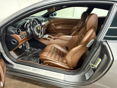 Used 2012 Ferrari FF AWD/4WD image 38