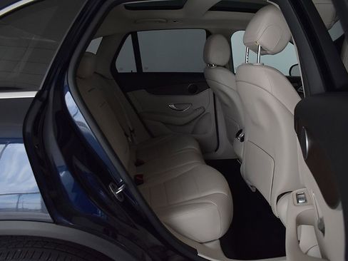 Used 2022 Mercedes-Benz GLC 300 4MATIC image 15