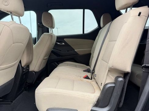 Used 2023 Chevrolet Traverse LS FWD image 13