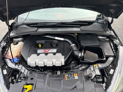 Used 2017 Ford Focus ST image 33