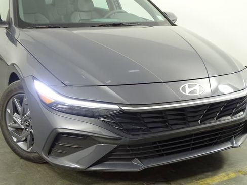 Used 2024 Hyundai Elantra SEL FWD image 43