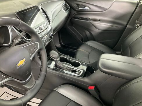 Used 2023 Chevrolet Equinox Premier image 12