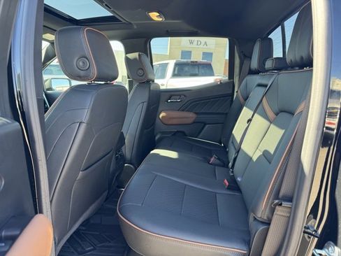 Used 2025 GMC Canyon AT4 w/ Technology Plus Package image 32