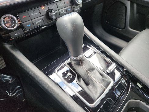 Certified 2022 Jeep Compass Limited image 16