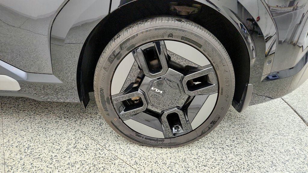 Used 2024 Kia EV9 GT-Line AWD/4WD image 9