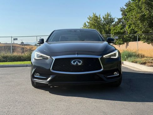 Used 2018 INFINITI Q60 Red Sport 400 AWD/4WD image 5