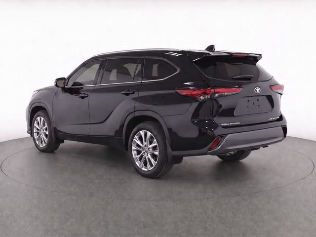 Used 2024 Toyota Highlander Limited AWD/4WD image 4