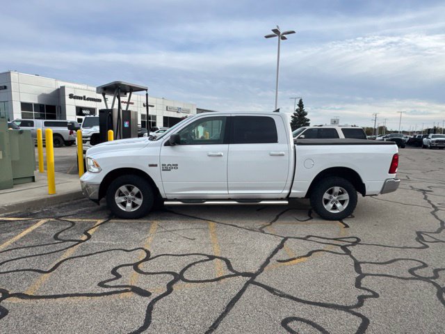 Used 2019 RAM 1500 Classic SLT w/ Luxury Group AWD/4WD image 3