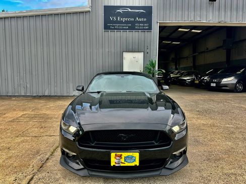Used 2017 Ford Mustang GT w/ GT Performance Package RWD image 2