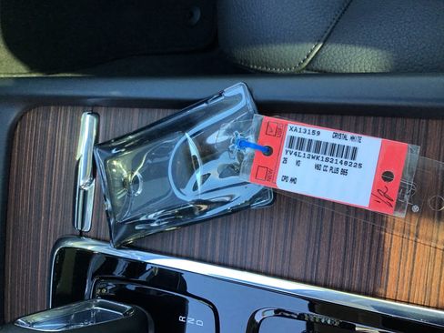 Certified 2025 Volvo V60 B5 Cross Country Plus image 36