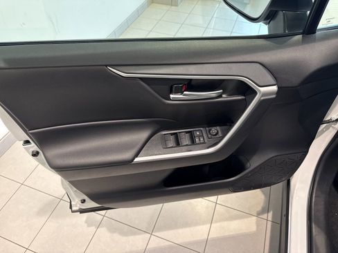 Used 2025 Toyota RAV4 XLE image 11