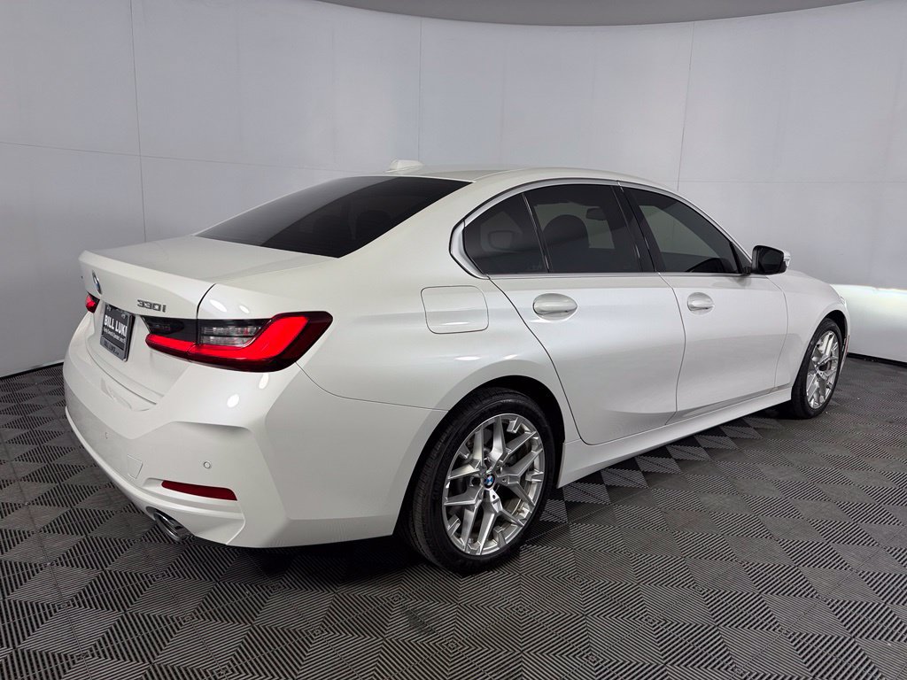 Used 2026 BMW 330i xDrive Sedan AWD/4WD image 11