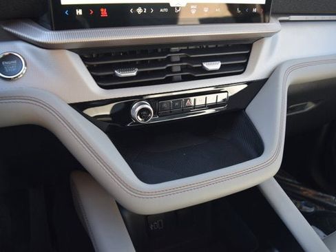 New 2026 Ford Explorer Active w/ Active Comfort Package image 12