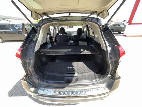 Used 2017 Nissan Rogue SV AWD/4WD image 40
