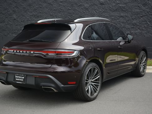 Certified 2026 Porsche Macan AWD/4WD image 7