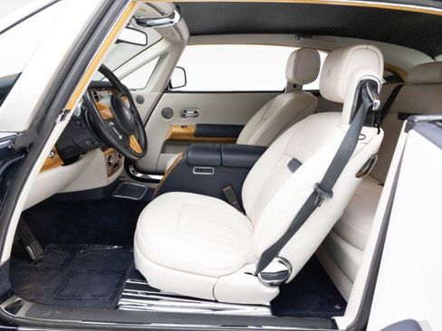 Used 2010 Rolls-Royce Phantom Coupe image 36