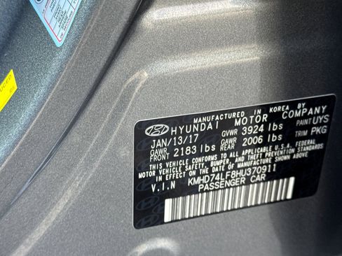 Used 2017 Hyundai Elantra SE image 28