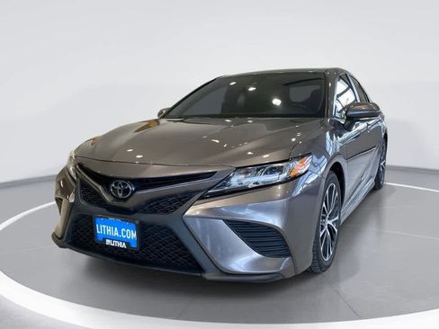 Certified 2020 Toyota Camry SE w/ Convenience Package FWD image 1
