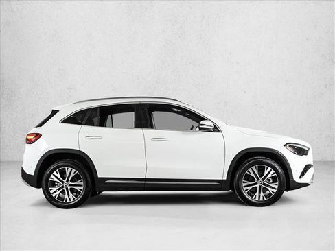Certified 2025 Mercedes-Benz GLA 250 4MATIC image 4