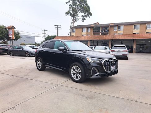 Used 2023 Audi Q3 2.0T Premium image 2