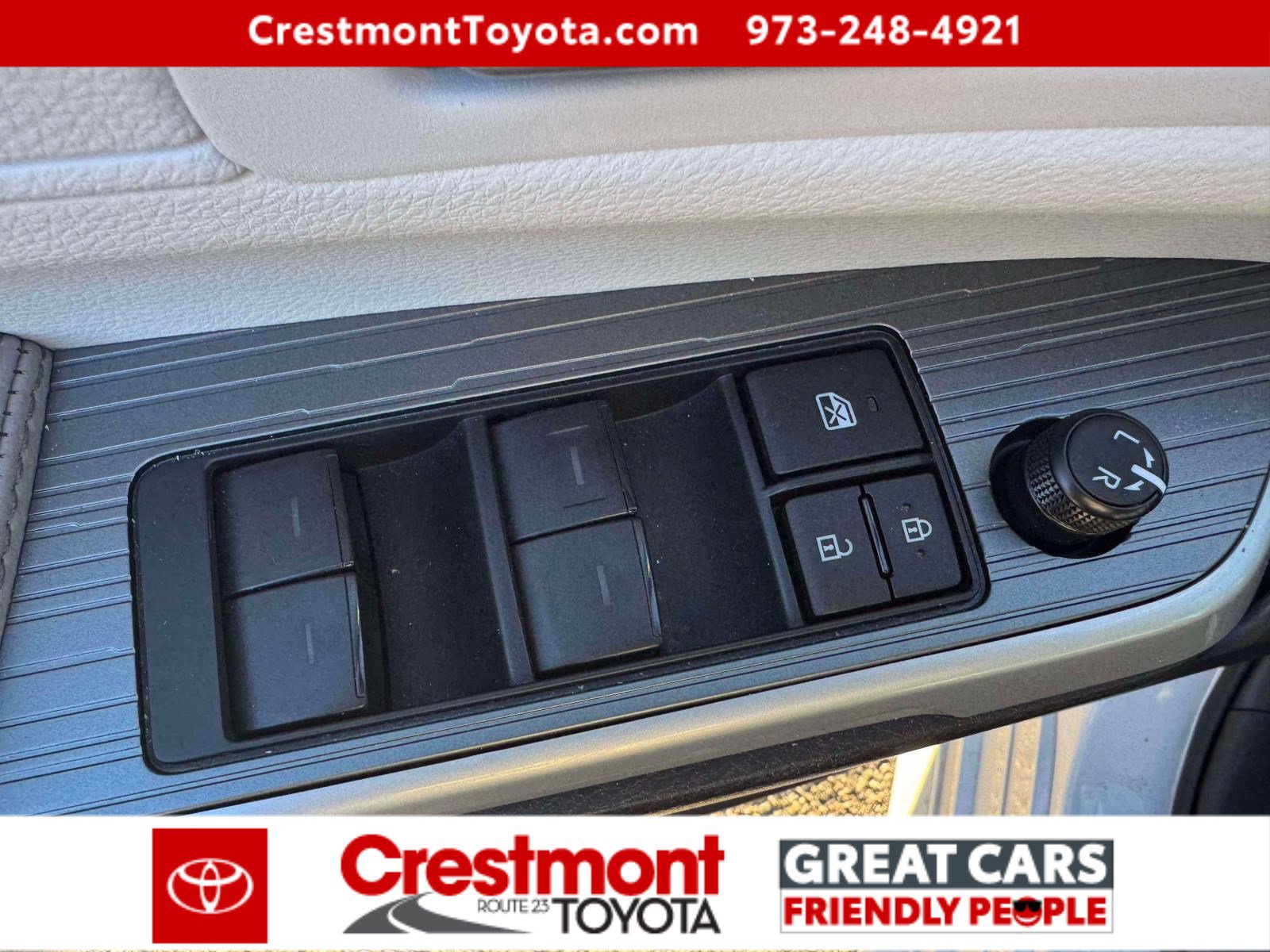 Used 2026 Toyota Sienna XLE AWD/4WD image 19
