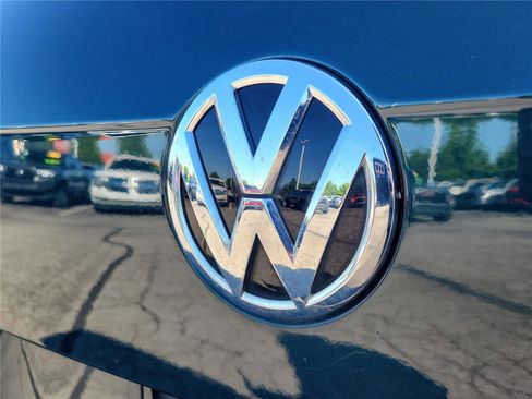 Used 2019 Volkswagen Tiguan SEL AWD/4WD image 8