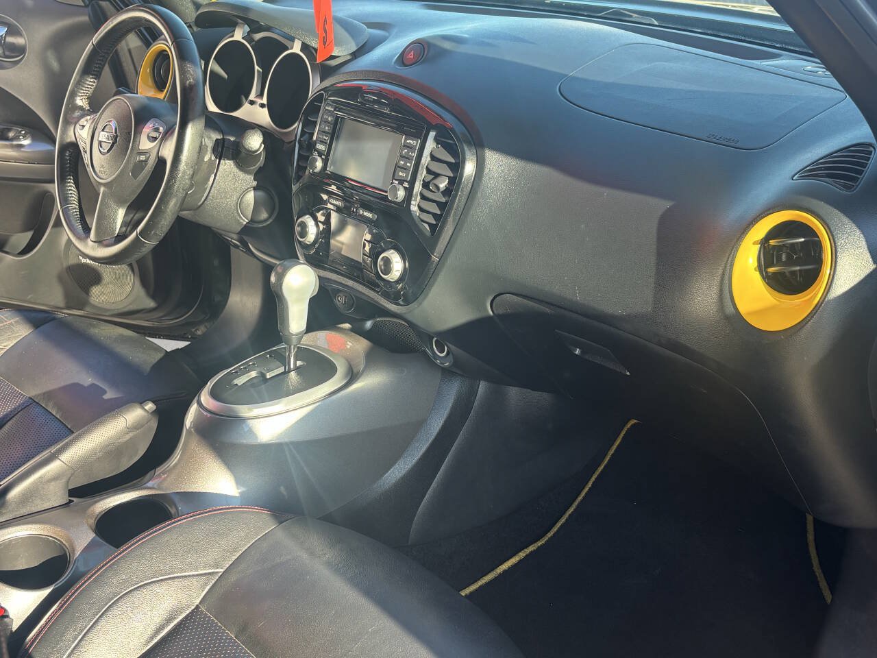 Used 2015 Nissan Juke SL AWD/4WD image 19