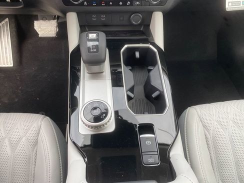 New 2026 Mitsubishi Outlander SEL image 22