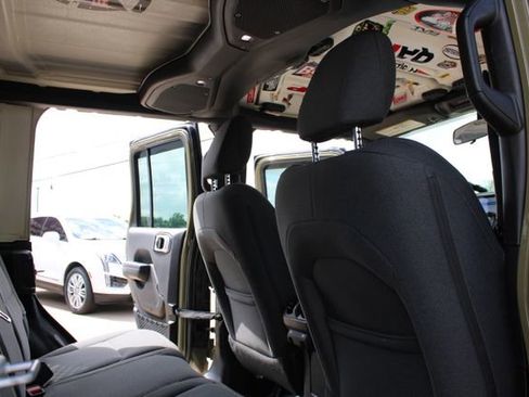 Used 2025 Jeep Wrangler Sport AWD/4WD image 53