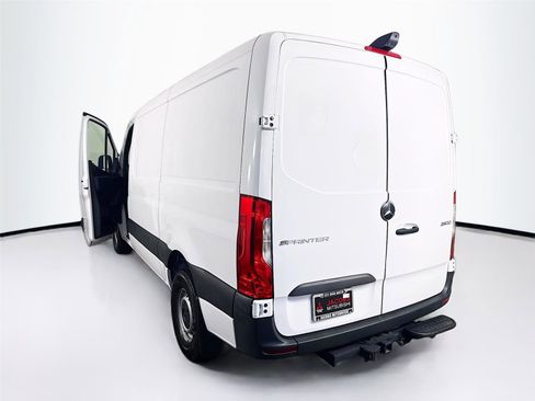 Used 2025 Mercedes-Benz Sprinter 2500 image 31