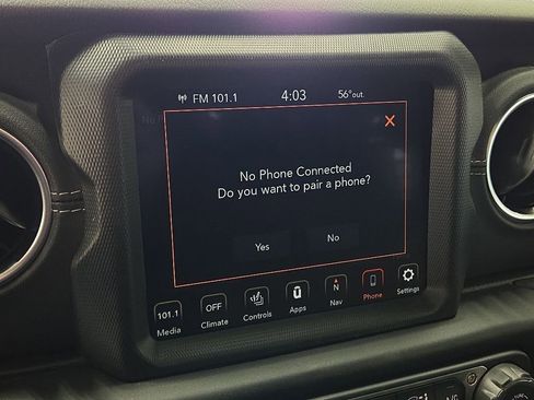 Used 2021 Jeep Gladiator Overland w/ Uconnect 4C Nav & Sound Group AWD/4WD image 19