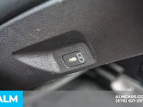 Used 2025 Kia Carnival FWD image 37