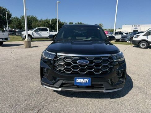 Used 2025 Ford Explorer Platinum w/ LUX Leather Package AWD/4WD image 2