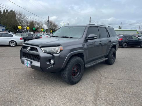 Used 2018 Toyota 4Runner SR5 Premium AWD/4WD image 6