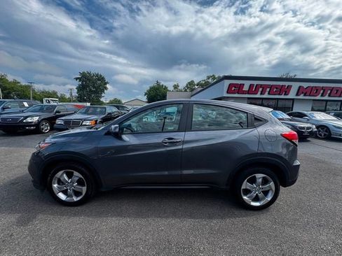 Used 2019 Honda HR-V LX image 8