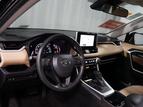 Used 2024 Toyota RAV4 XLE w/ Convenience Package FWD image 7