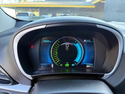 Used 2017 Chevrolet Volt LT w/ Comfort Package image 24