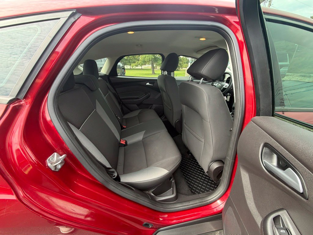 Used 2014 Ford Focus SE FWD image 41