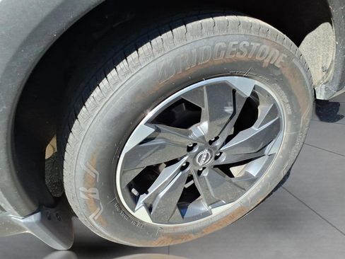 Used 2024 Nissan Rogue SV AWD/4WD image 6