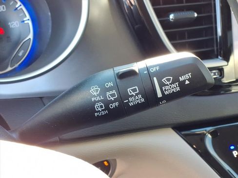 Used 2022 Chrysler Pacifica Touring-L image 20