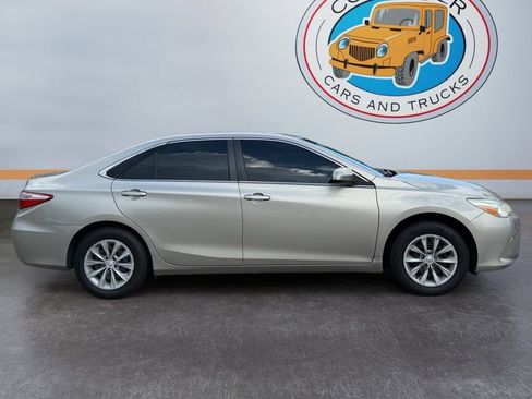 Used 2015 Toyota Camry LE FWD image 7