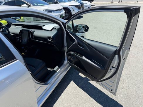 Used 2022 Toyota Prius Prime Limited FWD image 39
