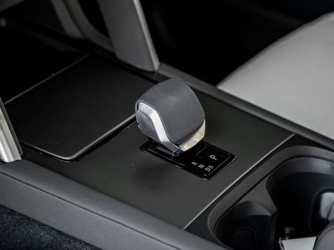 Used 2024 Land Rover Discovery Sport S AWD/4WD image 19