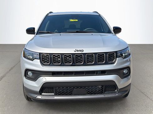 New 2026 Jeep Compass Latitude image 9
