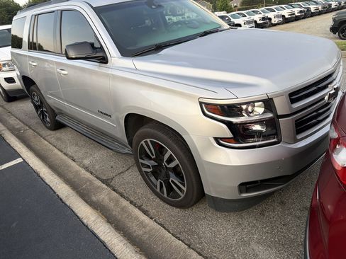 Used 2018 Chevrolet Tahoe Premier AWD/4WD image 3