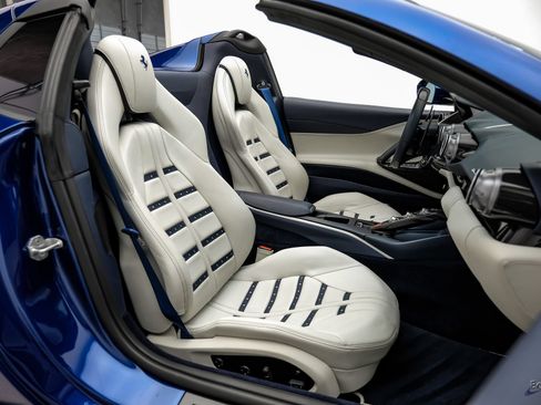 Used 2022 Ferrari 812 GTS RWD image 62